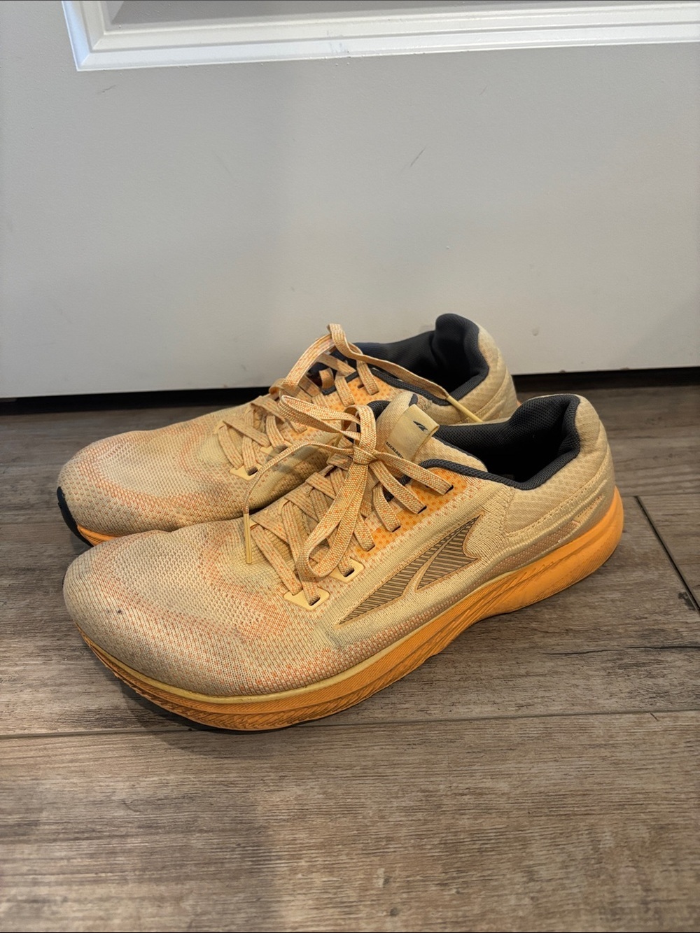 Altra Men's Yellowish/Orange Athletic Running Shoes Size 9